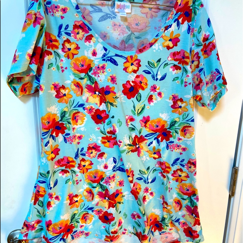 LulaRoe Classic Tee, floral